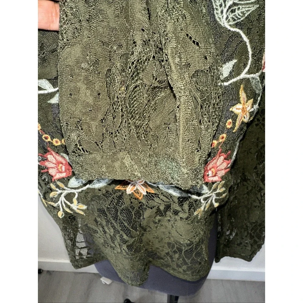 Coco + Jaimeson Forest Green Lace Top Size L Lo G Sleeve - Picture 4 of 7